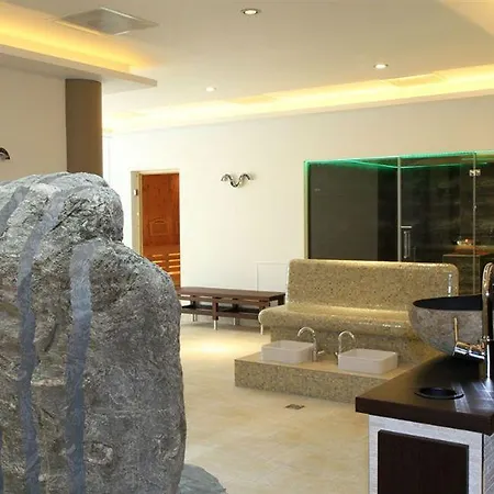 Hotel Klein Zwitserland 4*