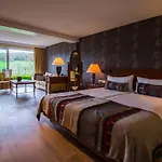 מלון Klein Zwitserland 4*