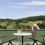 מלון Klein Zwitserland