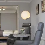 Klein Zwitserland מלון 4*